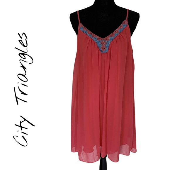 City Triangles Dresses & Skirts - CITY TRIANGLES Shift Dress, Size Large